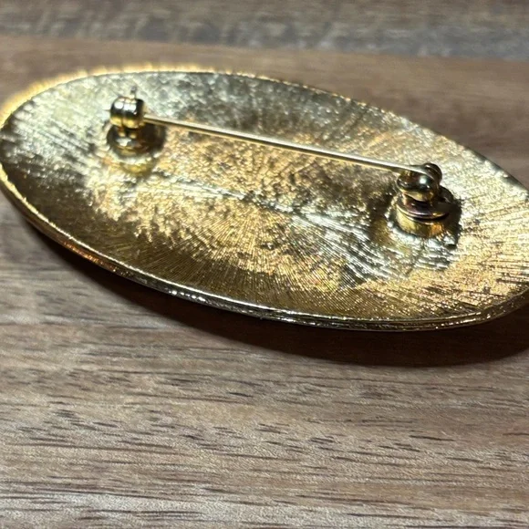 Brooch with Vintage Portrait - Picture 5 of 7